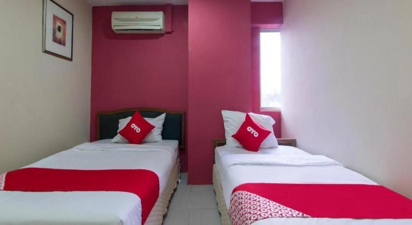 Oyo 44100 Hotel Casavilla Petaling Jaya Exterior foto