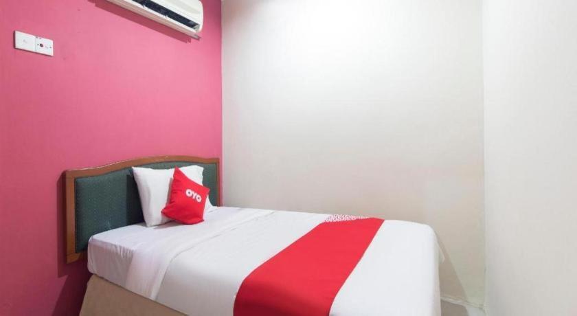 Oyo 44100 Hotel Casavilla Petaling Jaya Exterior foto