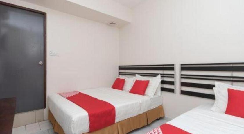 Oyo 44100 Hotel Casavilla Petaling Jaya Exterior foto