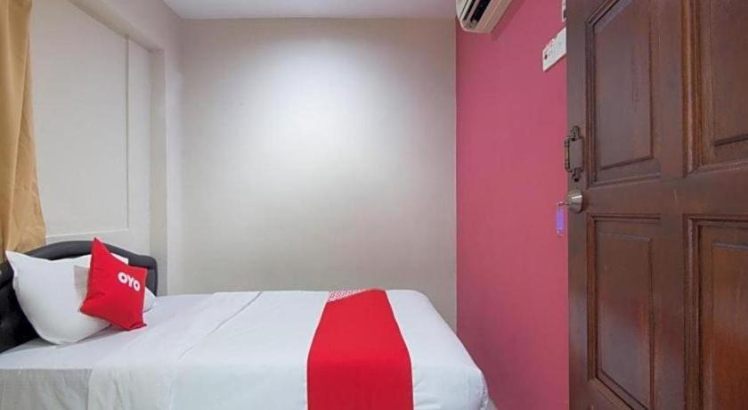 Oyo 44100 Hotel Casavilla Petaling Jaya Exterior foto